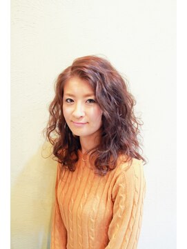 コジック ヘアアンドアイ(Cogic hair & eye) 10代20代大人前髪なし暖色カラークセ毛風パーマレイヤーセミディ