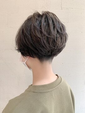 リフレアンドケア ミチ 幸町店(refre&care MICHI) 刈り上げショートスタイル アッシュグレーカラー