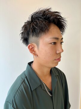 リベル(Liber) バーバー理容室　ツイストスパイラルパーマアップバング　短髪