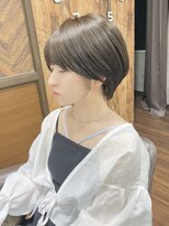 アルバ ヘアリゾート(ALBA)&nbsp;【ALBAさわ】さりげないイヤリングカラーショートスタイル