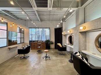 チャオ(ciAo!)の写真/女性スタイリストによるマンツーマン施術＊女性目線での提案と、細やかな気遣いが《ciAo!》の人気の秘訣◎