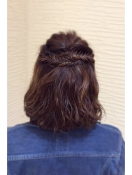 モリオ フロム ロンドン サッポロファクトリー店(morio FROM LONDON) 【morio】フィッシュボーンハーフアップ