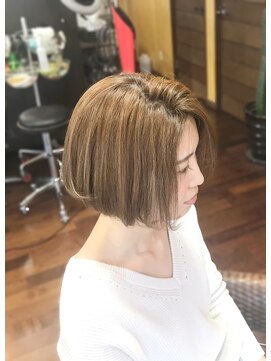 ヘアールーム ラバ(Hair room LABA) ベージュ