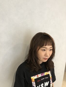 キー(KEY) フォギーベージュロングヘア