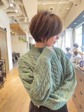 アヴァロン(AVALON) 白髪ぼかしハイライト/絶壁解消/ひし形大人ショートボブ/聖