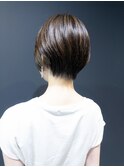 ステップボーンカット×ツヤ感ショート