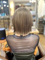 ワン エイティー ディグリース 恵比寿(180°One Eighty Degrees.)&nbsp;ミルクティーベージュ/大人ボブ/白髪ぼかし