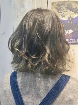 ヴォセ(Voce)の写真/大人女性のための上質カラーをご用意!髪と頭皮に優しいカラー剤で、ダメージを抑えながら理想の髪色に♪