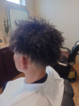 ヘアースタジオ モモ(Hair studio MoMo) ツーブロック×ツイストパーマ