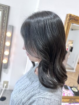 コワファースト  させぼ五番街店(COIFF1RST) 顔まわりレイヤー×暗髪カラー