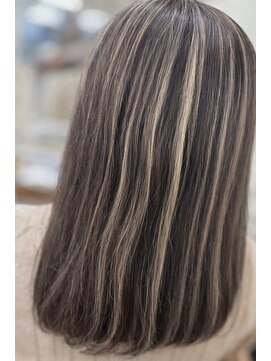 アール ヘアーアンドメイク 妻田店(R Hair&Make) ハイライト(コントラスト強)