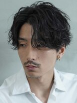 フィフス(fifth)&nbsp;原宿シャドウパーマメンズカットセンターパートウルフゆるめ