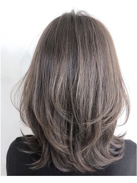 モーメント(Moment) 30代40代50代☆外ハネセミロングレイヤー