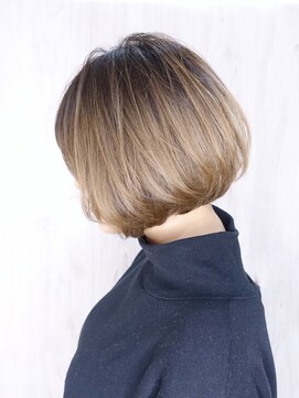 オウル(Owll) 【Owll】ミニボブ　グラデーション