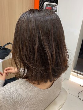 ミングル(MINGLE) ミディアムレイヤー、パーマ