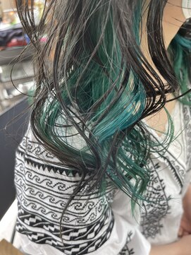 アルモ ヘア フア 東静岡(ALMO hair HUA) 【ALMO】 インナー×エメラルドグリーン