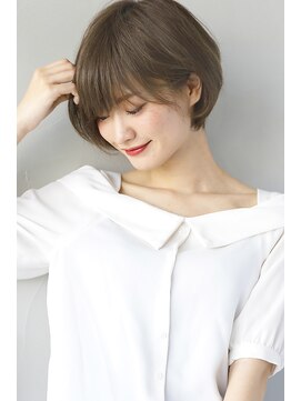 ガリカ(Gallica kinshicho) ☆グレージュ ＆ ひし形シルエットジグザグバング ショート ☆