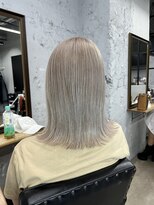 ワン(ONE) グレー