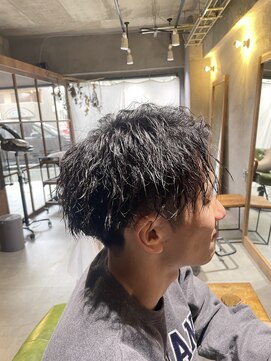 コモレビ(comorebi) ツイストスパイラルパーマ