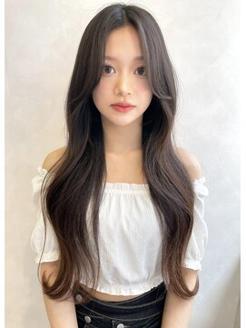 トゥルーズ(TLUUS) TLUUS似合わせカットダークアッシュミディアムレイヤーカット