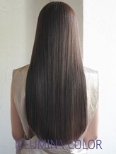 透明感と艶を両立しダメージを感じさせない上質な髪色へ導く今までにない輝きを叶えるカラー！