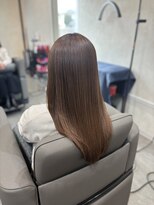 アキコ(AKIko)&nbsp;酸性ストレートの質感をキープ。メテオカラーで魔法の輝きを