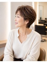 バグズ(Baguz) 50代60代大人美人丸みレイヤーショート小顔艶カラー美髪
