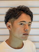 トラスト ザ バーバー 東京駅日本橋店(TRUST the Barber) ショートフェザー/ツーブロックスタイル
