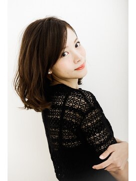 メルクマール(MERKMAL) 大人クラシカルな伸ばしかけボブ