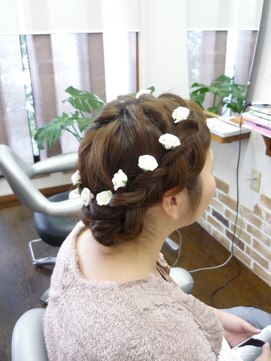 エイチワイヘアーデザイン(HY hair design) ラプンツェル風のお花