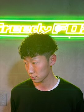 グリーディーフォックス 代々木(Greedy FOX) 韓国マッシュ/センタ-パ-ト/ツイストスパイラル/スキンフェード