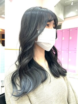 ゲーム バイ アランスミシー 横浜(GAME by Alan Smithee) ロングインナーグレイッシュ/ダブルカラー/ブリーチ/横浜