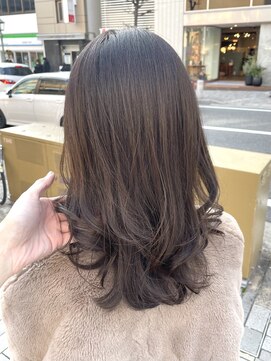 アンビエンテ(ambiente) 伸ばしかけヘア　アッシュベージュ【坂根】