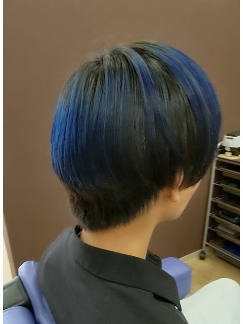【青×黒】メッシュカラーショートマッシュハイトーンカラー