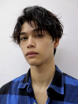 アーリー(Ali'i) ツイストスパイラルパーマアップバング束感ツーブロックマッシュ