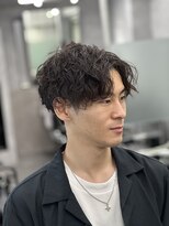 クロムトウキョウ ザ バーバー ネオン 新宿店(CHROM TOKYO the Barber ne/on)&nbsp;メンズセンターパート/シャドウパーマ(強め)