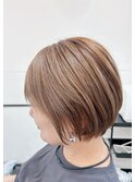 ショートボブ