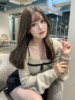 マインバイアフロートギンザ(MYNE by AFLOAT GINZA)&nbsp;色っぽ可愛いレイヤーカット/後れ毛/アッシュベージュ