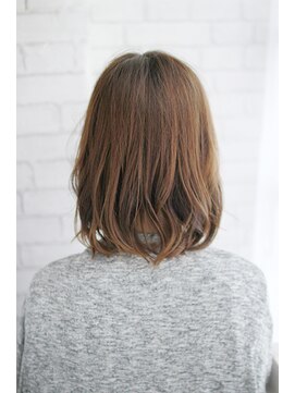 トランクイルグラフ(TRAN9UIL graph) 20代30代40代　女子力底上げ大人ミディ【草津】