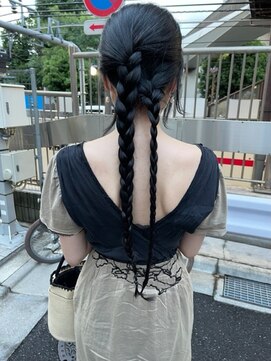 カンナ オーガニック ヘアデザイン(CANNA ORGANIC & HAIR DESIGN) 【代官山/CANNA】タイトツイン三編み