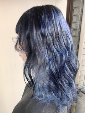 オーストヘアー ミコ(Aust hair Mico) ブルー×ホワイトシルバー