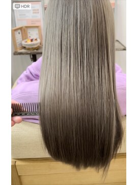 ファミーユ(famille) 美髪形成アルカリ酸熱髪質改善トリートメント