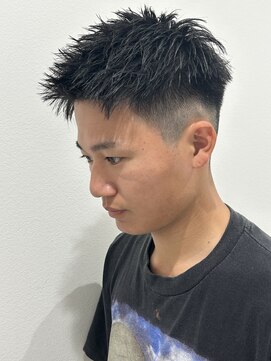 ヒュイル バイ ニアウ(Hwyl by Niau) メンズツーブロックショートシャドウパーマニュアンスパーマ眉毛