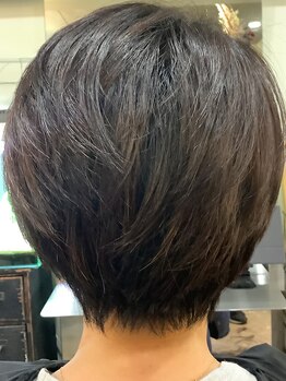 クロコ(CROCO)の写真/小顔に見えるカット技術でお悩み解決◎40代からでも若すぎない大人のショートヘアをご提案♪