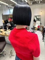 ホロ(hollo)&nbsp;切りっぱなし_ブラックアッシュ_タッセルボブ