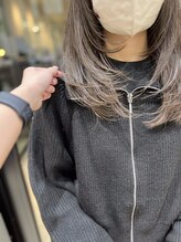 ユーシンエクラ(Yushin eclat) レイヤーカット×オリーブベージュ