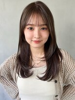 キリ 表参道(kyli)&nbsp;美髪ナチュラルカールセミディメルティカラー薄めバング艶感