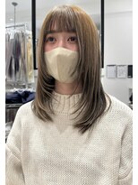 リルウ 阿倍野キューズモール(LILOU) ミディアム アンブレラレイヤーカット