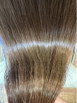 厳選した薬剤とダメージ補修成分配合[oggi otto］秋から冬にかけた乾燥対策でパサつかない潤い溢れる髪に◎