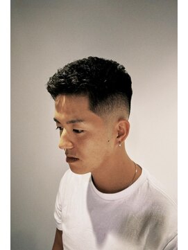 フランクスバーバーザスタンド(Frank’s barber the stand) サーフカール/スパイキーショート/ブルーブラック/飯田橋E